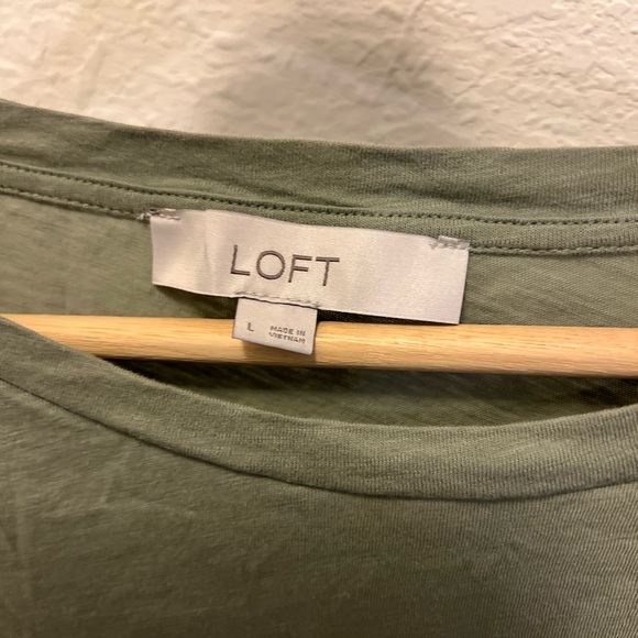Loft Flutter Short Sleeve Top Size L - Picture 4 of 4